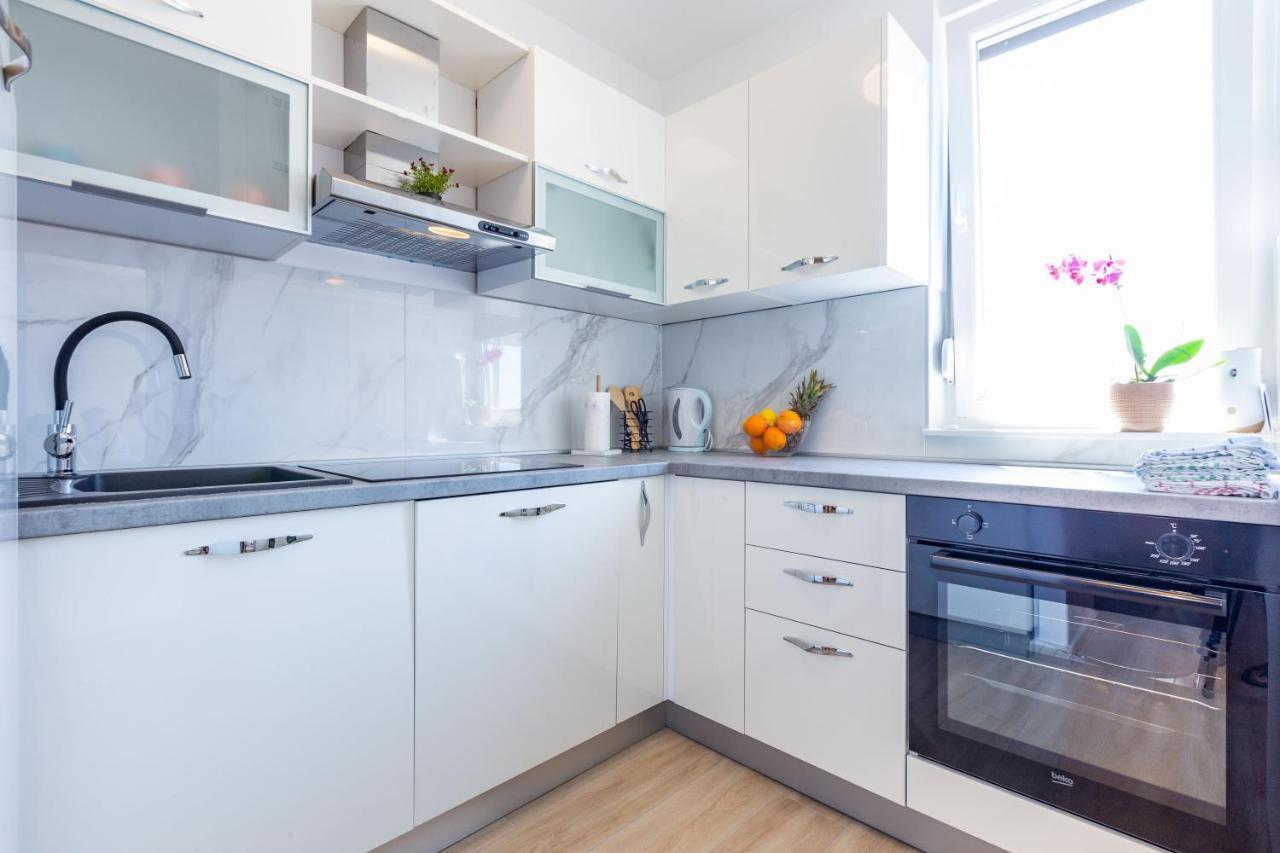 Apolon 2Bdr Apartment With Balcony Zadar Exterior photo